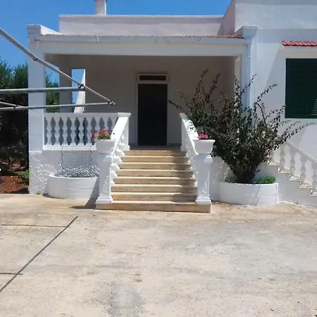 Holiday home House With 4 Bedrooms In With Furnished Garden And Wifi 15 Km From The Ostuni