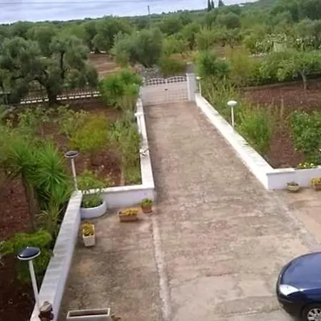 House With 4 Bedrooms In With Furnished Garden And Wifi 15 Km From The * Ostuni