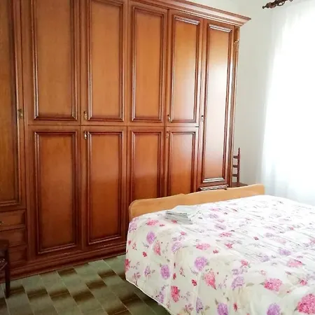 House With 4 Bedrooms In With Furnished Garden And Wifi 15 Km From The Holiday home *