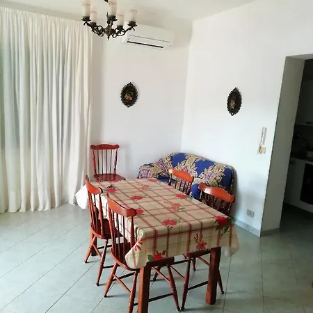 House With 4 Bedrooms In With Furnished Garden And Wifi 15 Km From The Ostuni